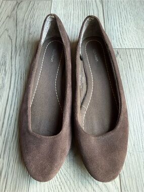 Women’s Old Navy Brown Suede Ballet Flat